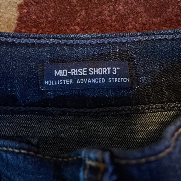 EUC Junior Ladies Hollister Blue Jean Mid Rise Shorts 3” Size 1 Waist 25 - Picture 4 of 5